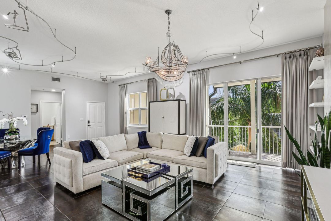 For Rent: $6,500 (2 beds, 2 baths, 1980 Square Feet)