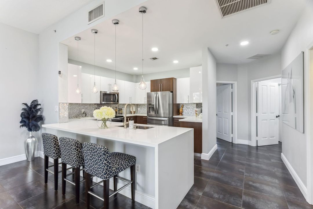 For Rent: $6,500 (2 beds, 2 baths, 1980 Square Feet)