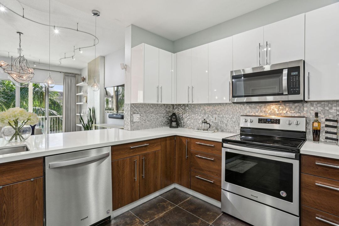 For Rent: $6,500 (2 beds, 2 baths, 1980 Square Feet)