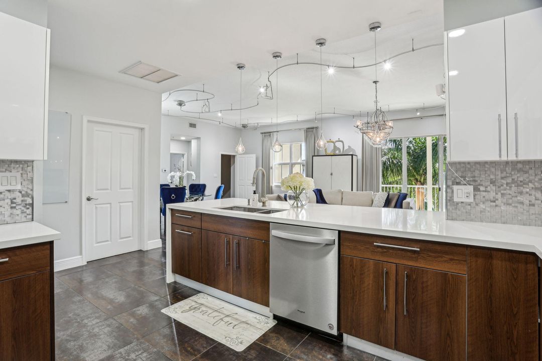 For Rent: $6,500 (2 beds, 2 baths, 1980 Square Feet)