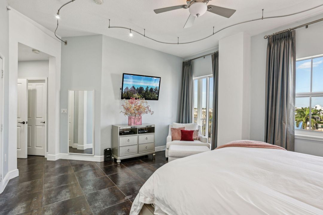 For Rent: $6,500 (2 beds, 2 baths, 1980 Square Feet)