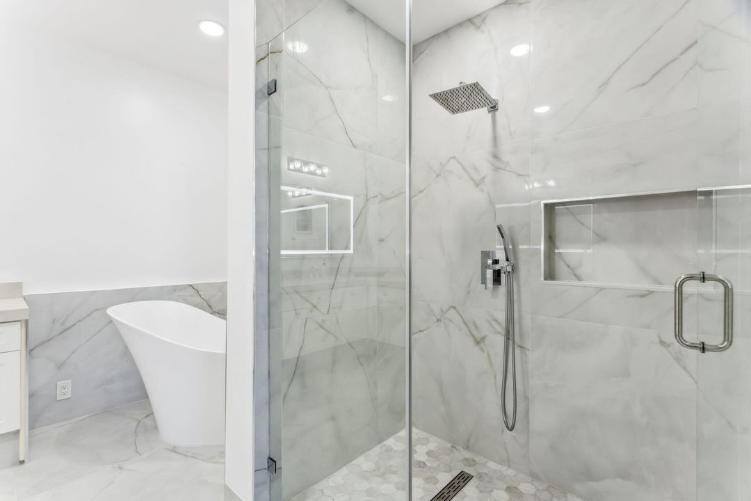 For Rent: $6,500 (2 beds, 2 baths, 1980 Square Feet)