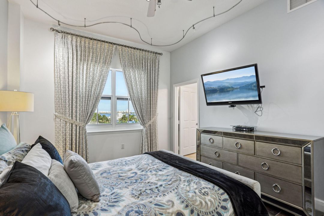 For Rent: $6,500 (2 beds, 2 baths, 1980 Square Feet)