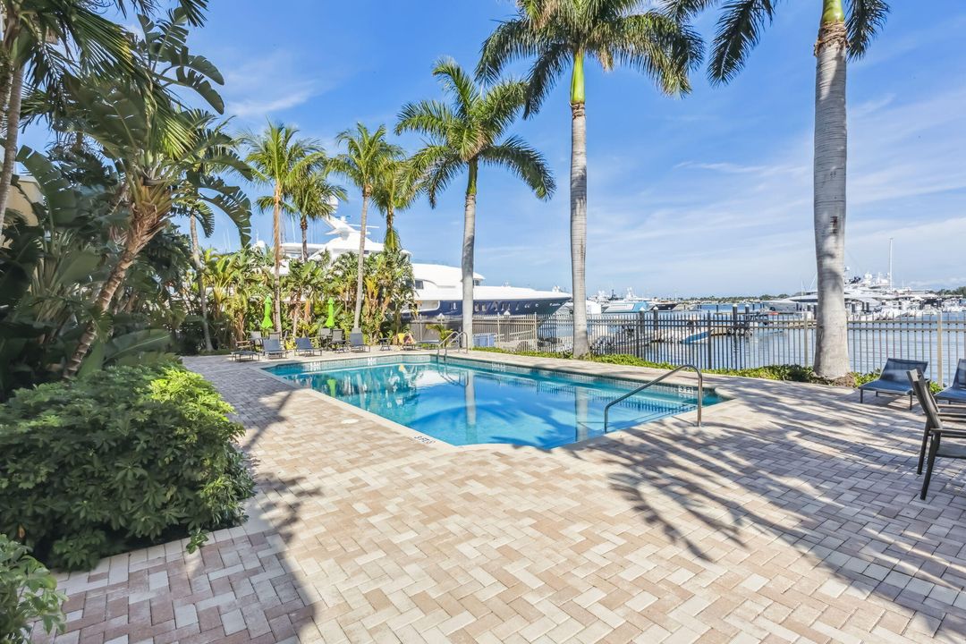 For Rent: $6,500 (2 beds, 2 baths, 1980 Square Feet)