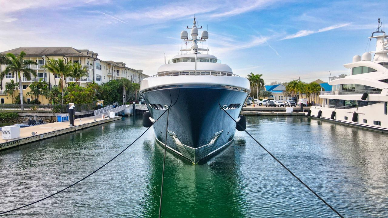 For Rent: $6,500 (2 beds, 2 baths, 1980 Square Feet)