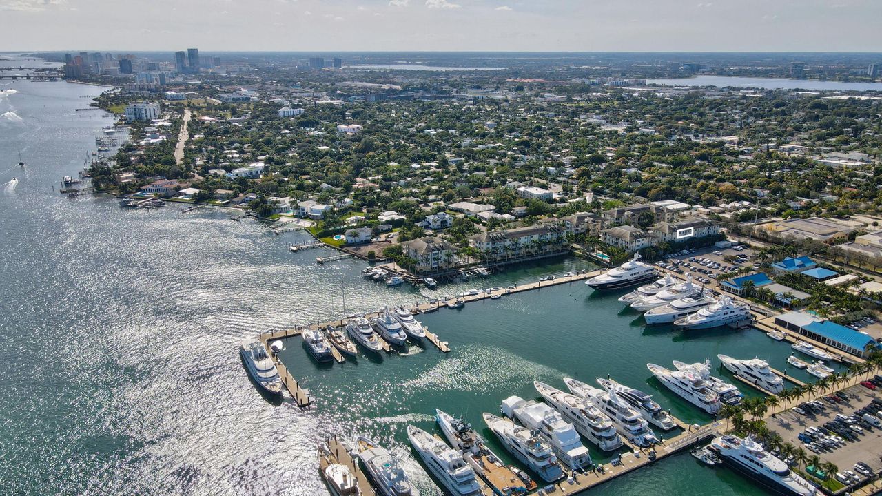 For Rent: $6,500 (2 beds, 2 baths, 1980 Square Feet)