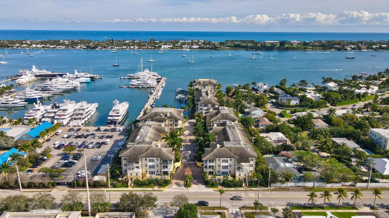 For Rent: $6,500 (2 beds, 2 baths, 1980 Square Feet)