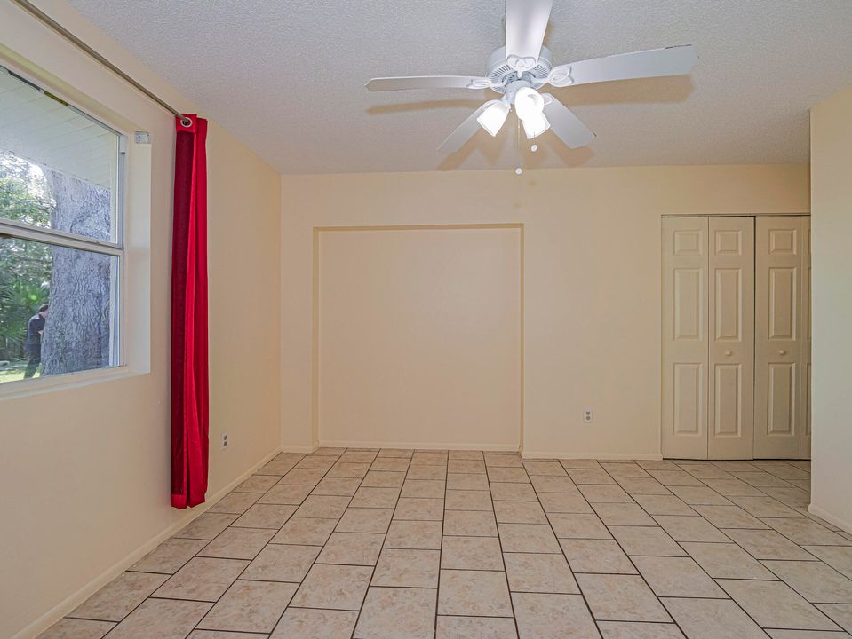 For Rent: $2,300 (2 beds, 2 baths, 927 Square Feet)