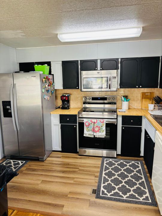 For Sale: $55,000 (2 beds, 2 baths, 940 Square Feet)