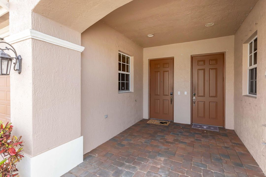 For Rent: $3,600 (3 beds, 2 baths, 2209 Square Feet)
