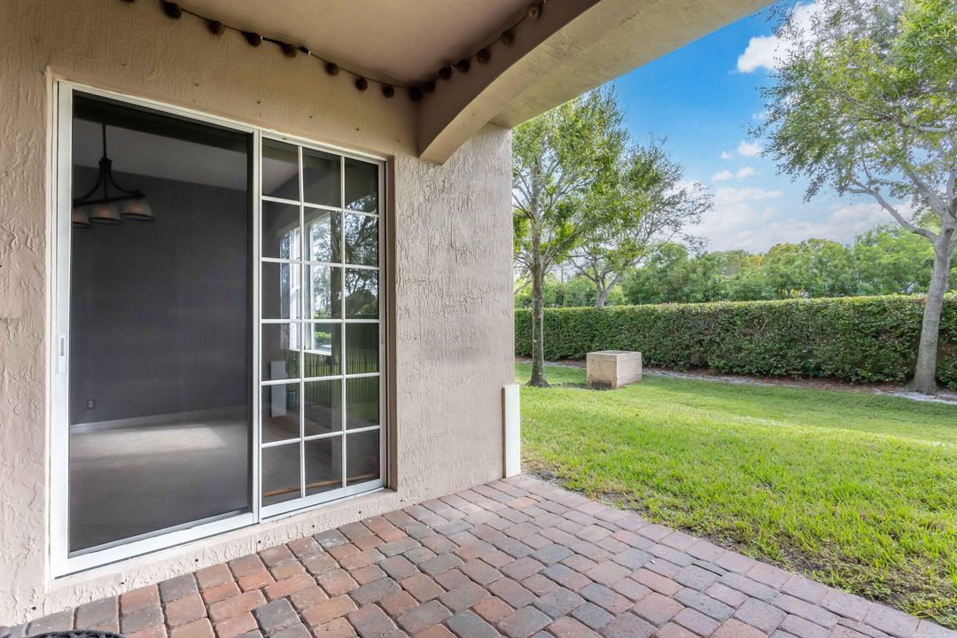 For Rent: $3,600 (3 beds, 2 baths, 2209 Square Feet)