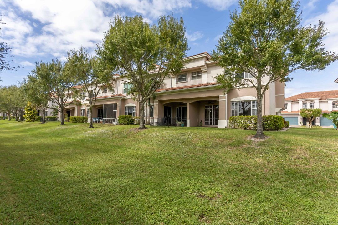 For Rent: $3,600 (3 beds, 2 baths, 2209 Square Feet)