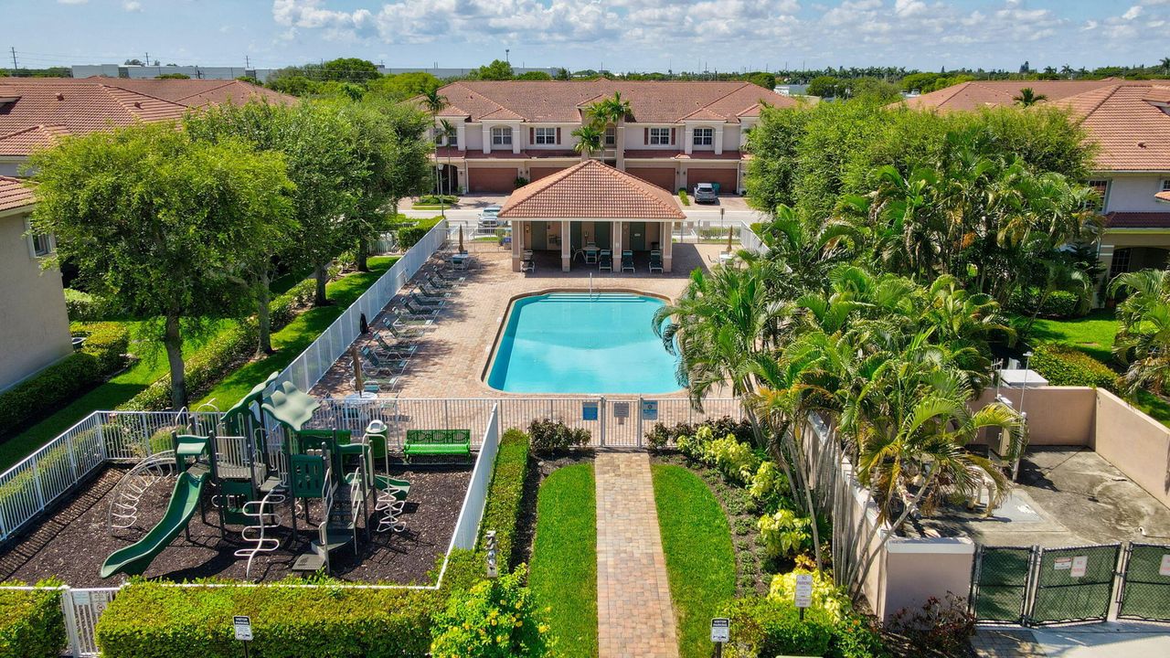 For Rent: $3,600 (3 beds, 2 baths, 2209 Square Feet)