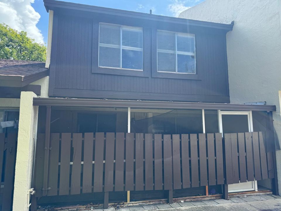 For Sale: $225,000 (3 beds, 1 baths, 1220 Square Feet)