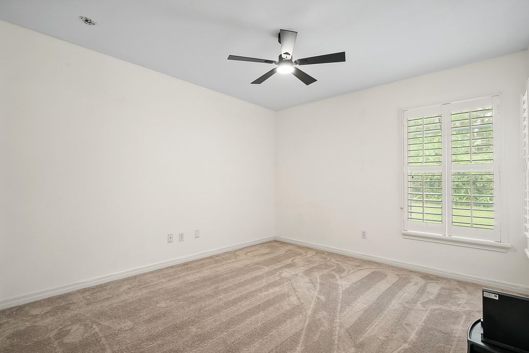 合同活跃: $375,000 (3 贝兹, 2 浴室, 1842 平方英尺)