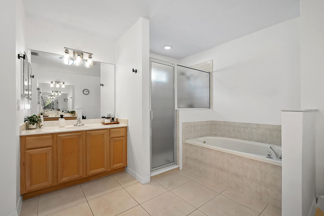 合同活跃: $375,000 (3 贝兹, 2 浴室, 1842 平方英尺)