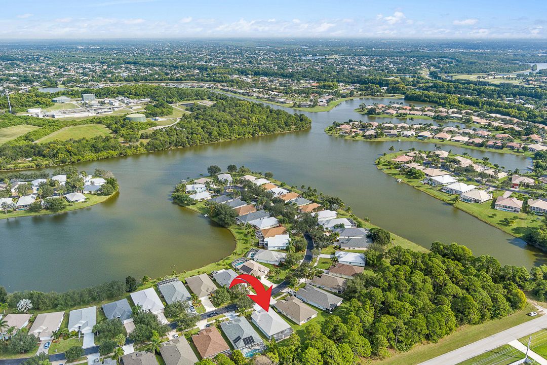 合同活跃: $375,000 (3 贝兹, 2 浴室, 1842 平方英尺)