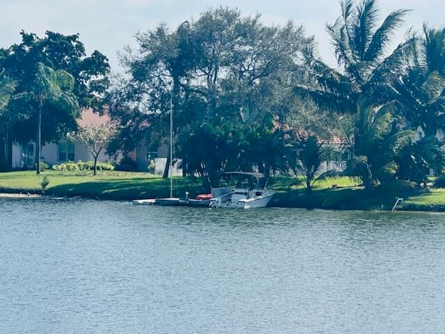 For Sale: $465,000 (3 beds, 2 baths, 1884 Square Feet)