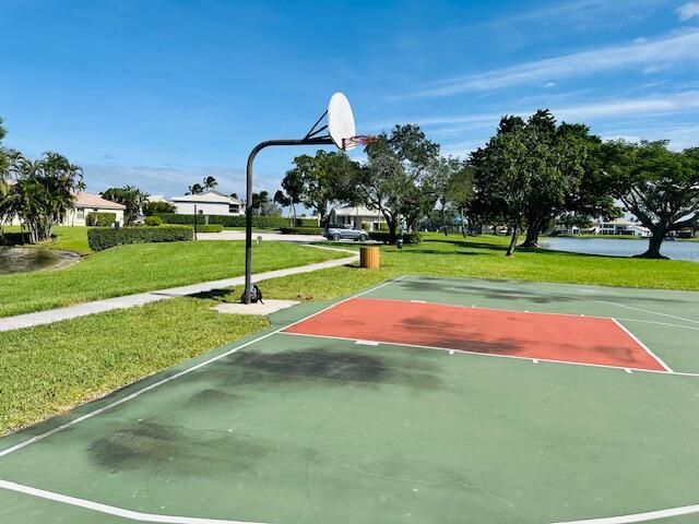 For Sale: $465,000 (3 beds, 2 baths, 1884 Square Feet)