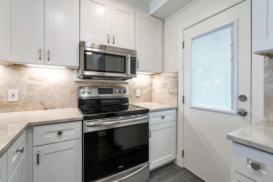 For Sale: $735,000 (2 beds, 1 baths, 822 Square Feet)