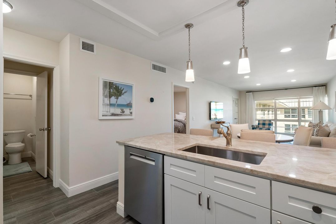 For Sale: $735,000 (2 beds, 1 baths, 822 Square Feet)