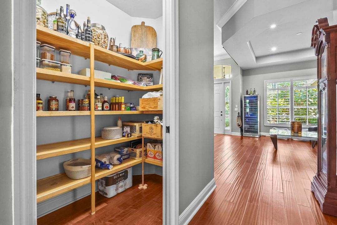 На продажу: $1,695,000 (5 спален, 3 ванн, 3932 Квадратных фут)