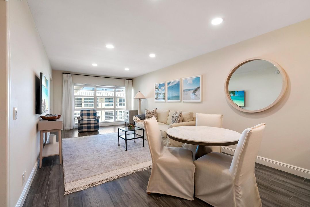 For Sale: $735,000 (2 beds, 1 baths, 822 Square Feet)