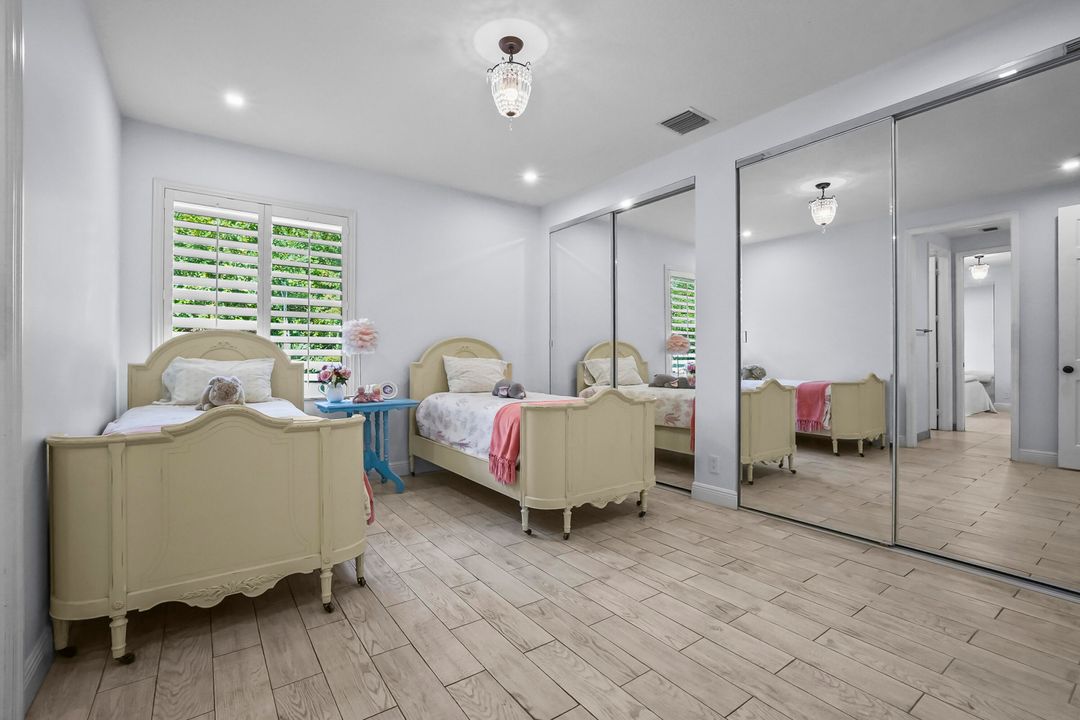 На продажу: $1,695,000 (5 спален, 3 ванн, 3932 Квадратных фут)