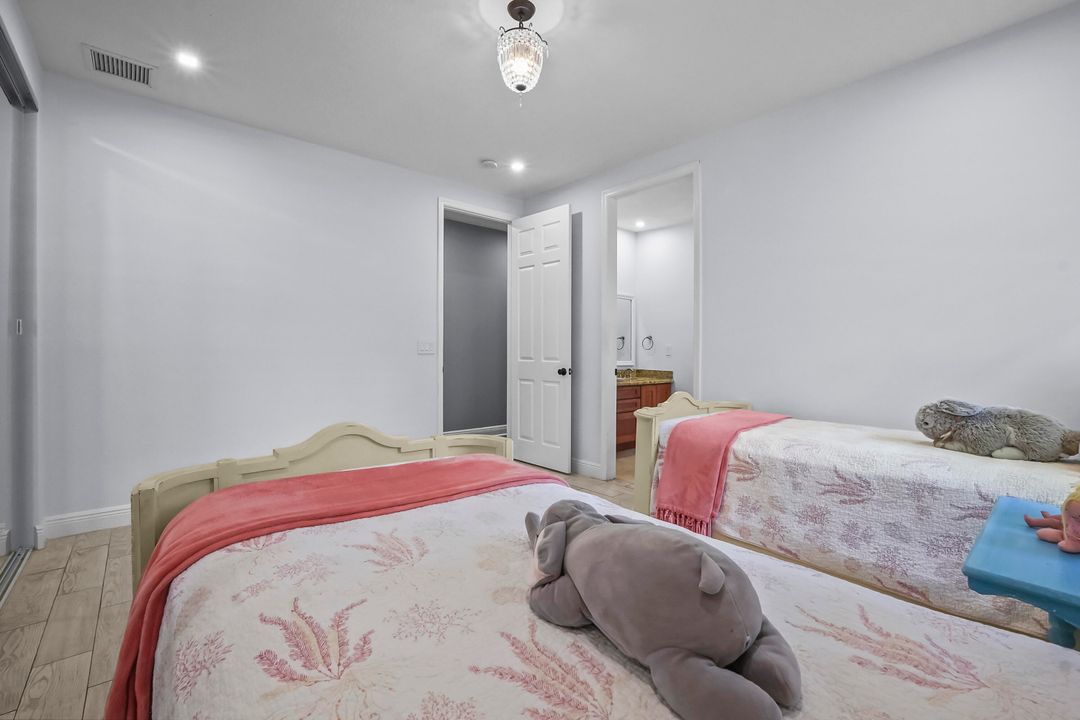 На продажу: $1,695,000 (5 спален, 3 ванн, 3932 Квадратных фут)