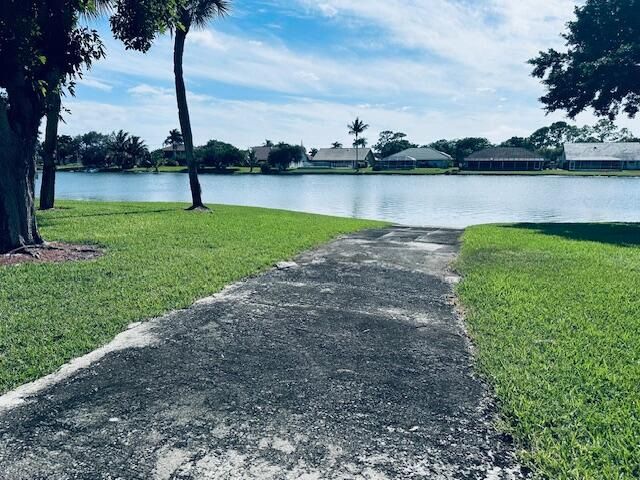 For Sale: $465,000 (3 beds, 2 baths, 1884 Square Feet)