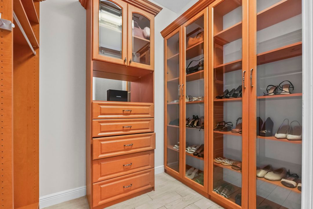 На продажу: $1,695,000 (5 спален, 3 ванн, 3932 Квадратных фут)