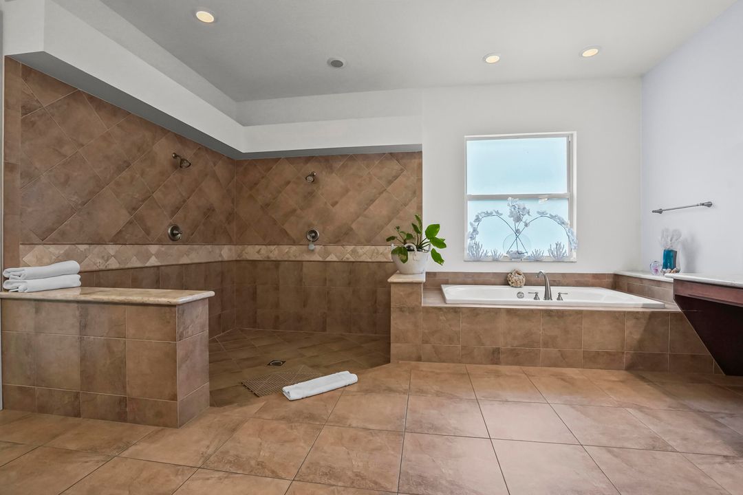 На продажу: $1,695,000 (5 спален, 3 ванн, 3932 Квадратных фут)