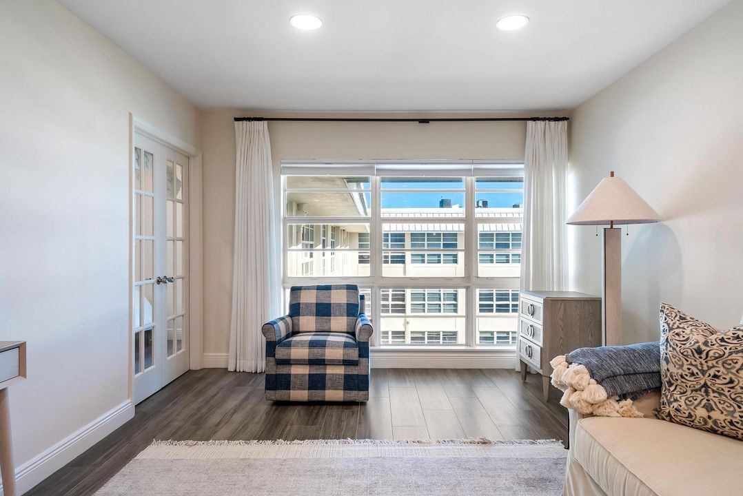 For Sale: $735,000 (2 beds, 1 baths, 822 Square Feet)