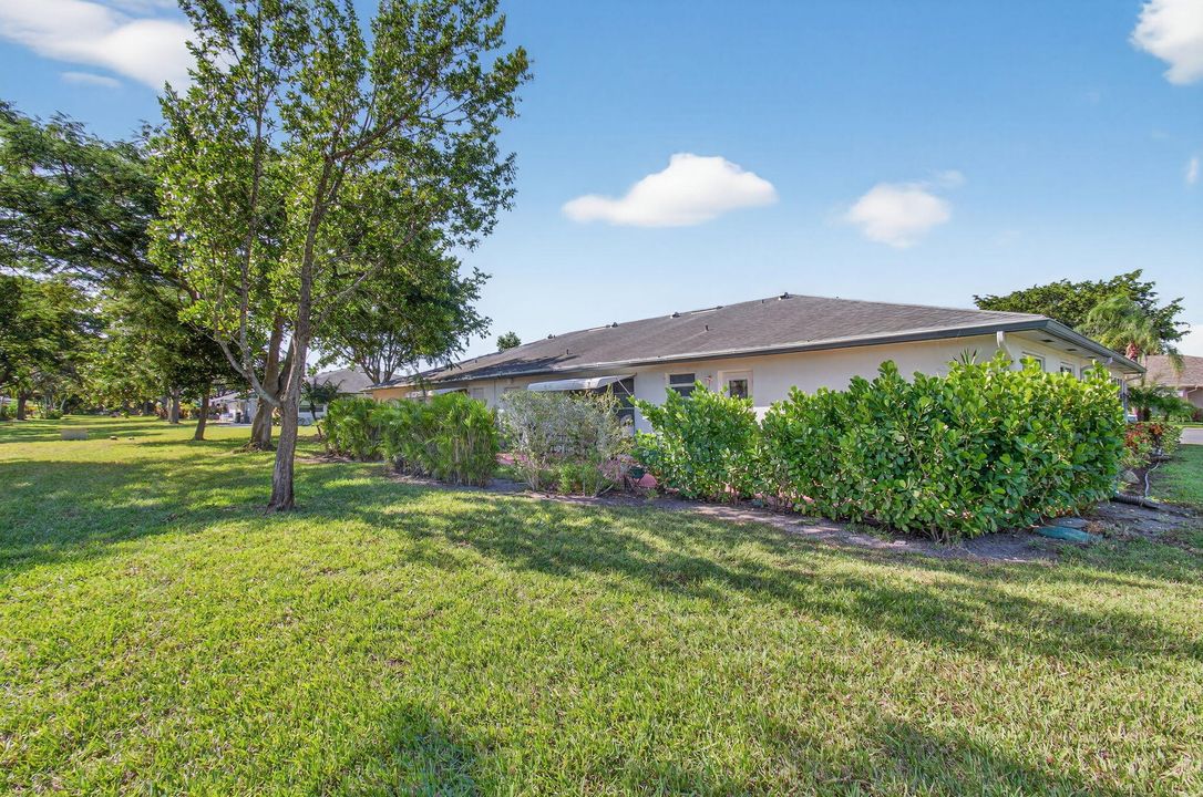 For Sale: $139,000 (1 beds, 1 baths, 1080 Square Feet)