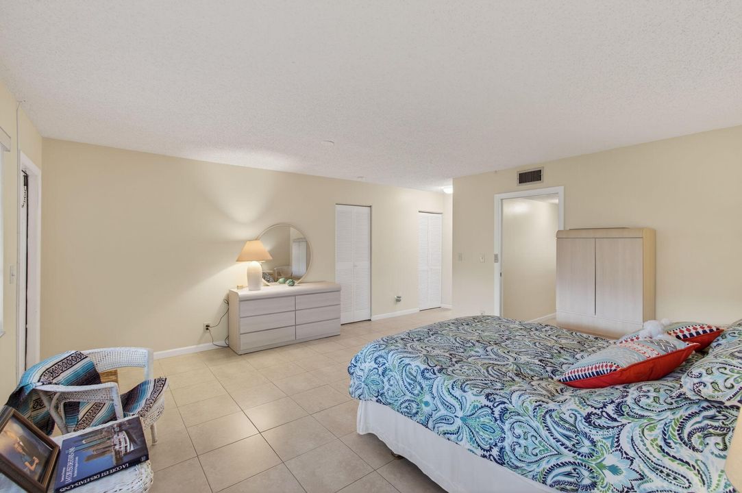 For Sale: $139,000 (1 beds, 1 baths, 1080 Square Feet)