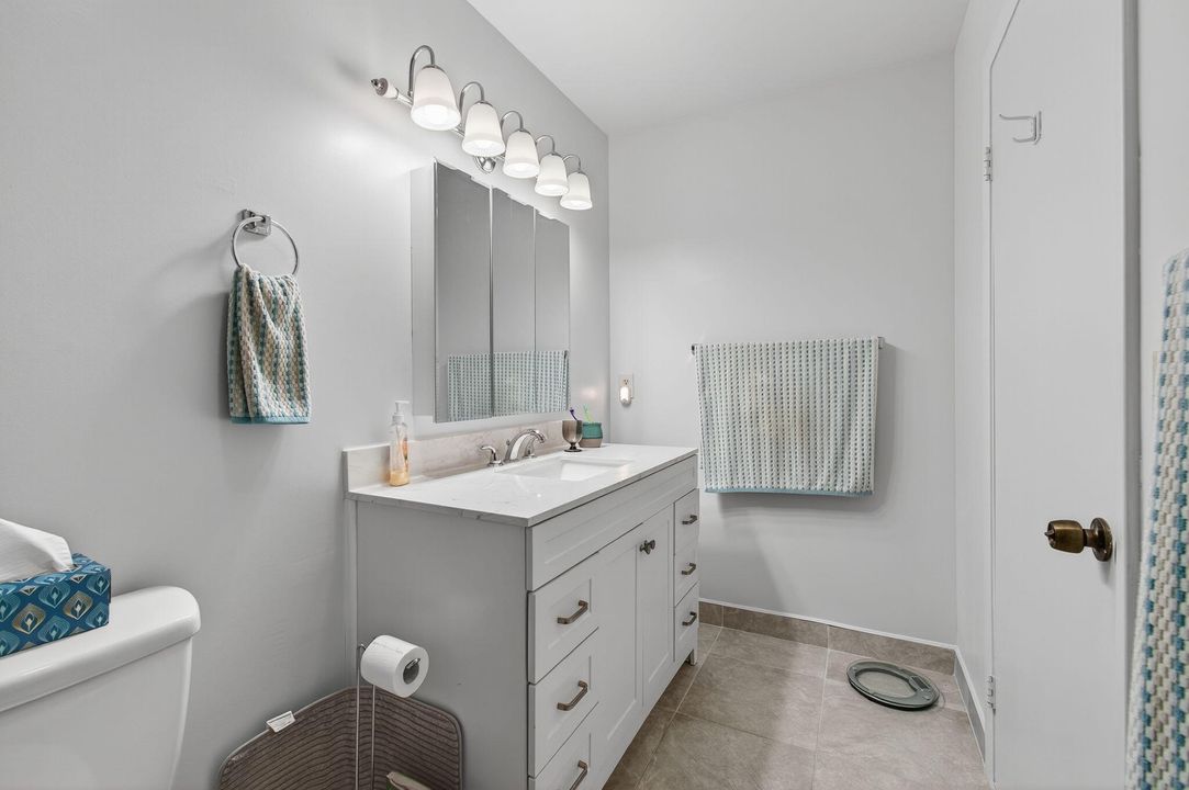 For Sale: $139,000 (1 beds, 1 baths, 1080 Square Feet)