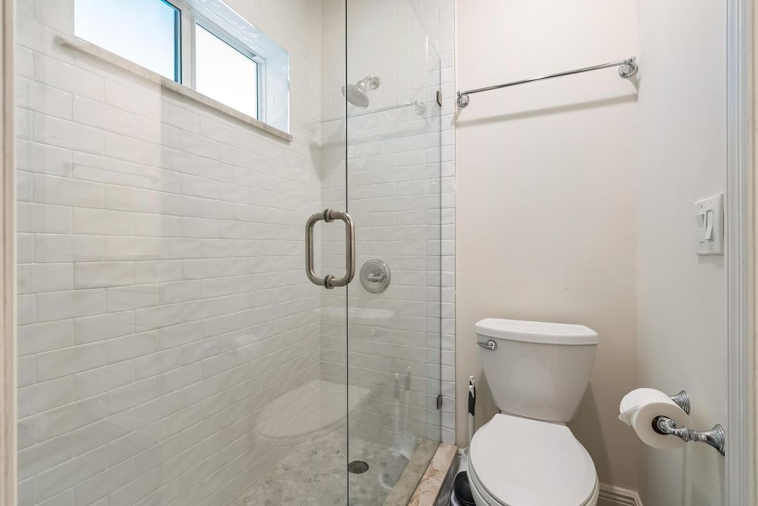 For Sale: $735,000 (2 beds, 1 baths, 822 Square Feet)