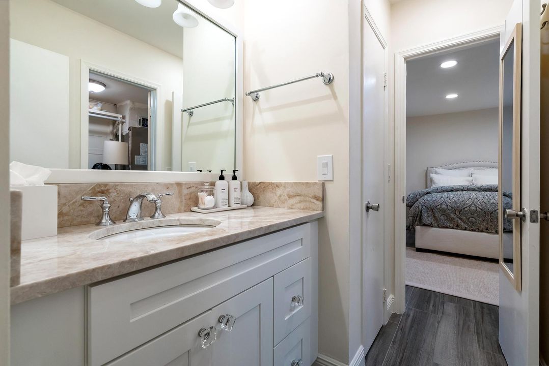 For Sale: $735,000 (2 beds, 1 baths, 822 Square Feet)