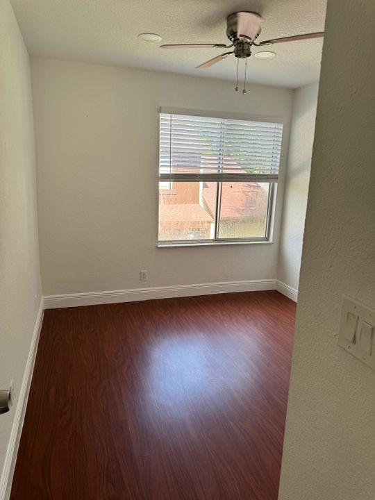 For Sale: $225,000 (3 beds, 1 baths, 1220 Square Feet)