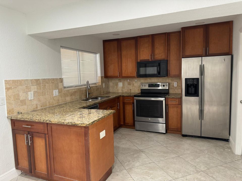 For Sale: $225,000 (3 beds, 1 baths, 1220 Square Feet)