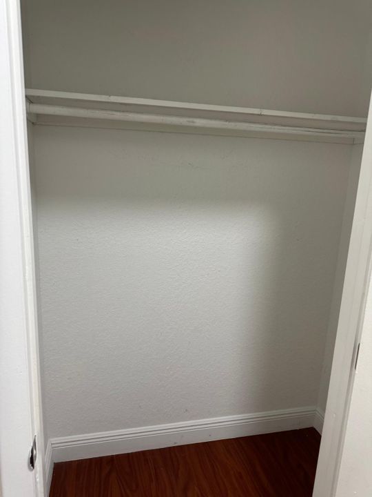 For Sale: $225,000 (3 beds, 1 baths, 1220 Square Feet)