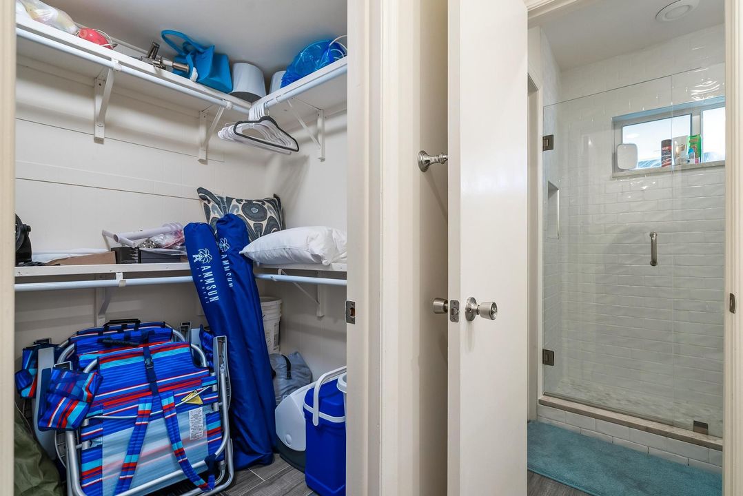 For Sale: $735,000 (2 beds, 1 baths, 822 Square Feet)