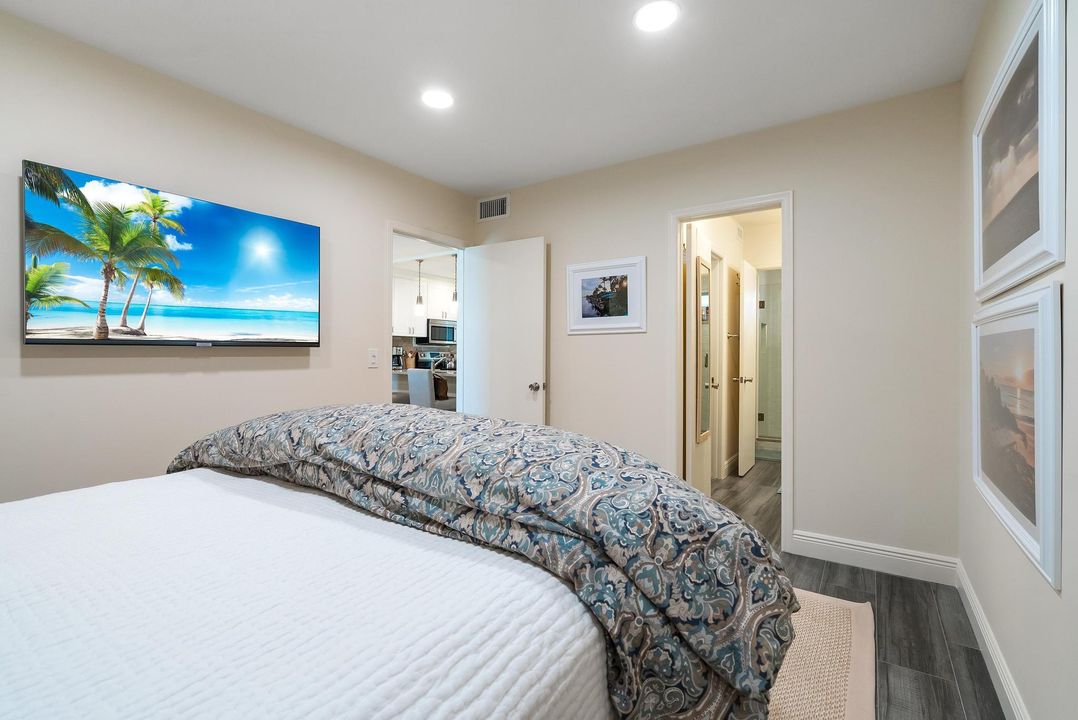 For Sale: $735,000 (2 beds, 1 baths, 822 Square Feet)