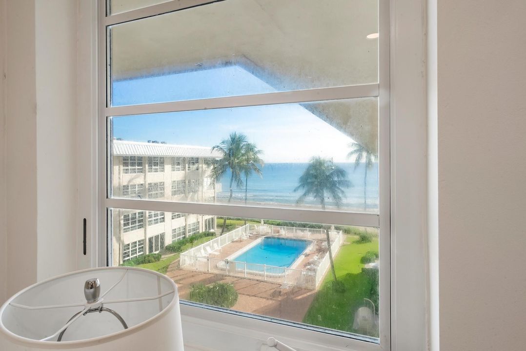 For Sale: $735,000 (2 beds, 1 baths, 822 Square Feet)