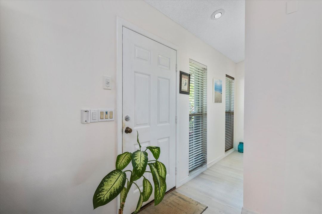 For Sale: $439,000 (2 beds, 2 baths, 1344 Square Feet)