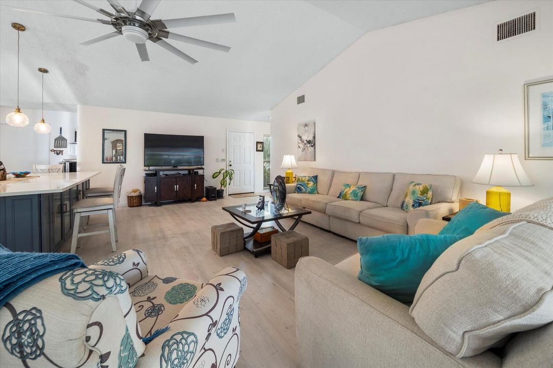 For Sale: $439,000 (2 beds, 2 baths, 1344 Square Feet)