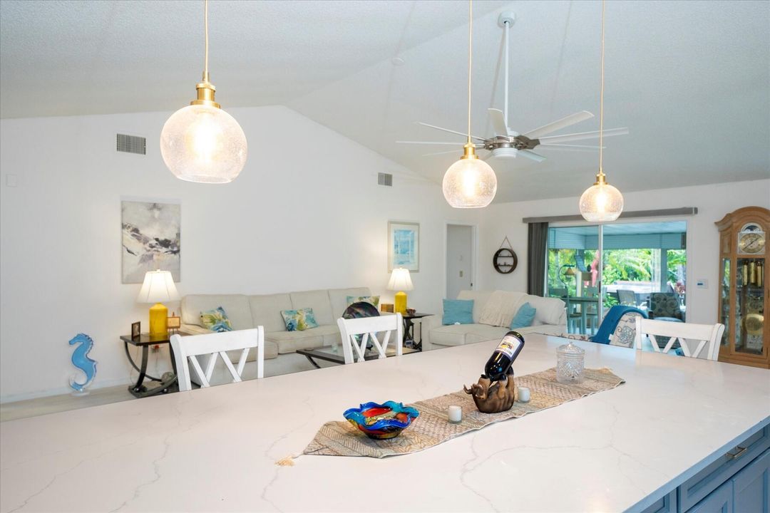 For Sale: $439,000 (2 beds, 2 baths, 1344 Square Feet)