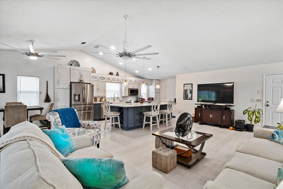 For Sale: $439,000 (2 beds, 2 baths, 1344 Square Feet)