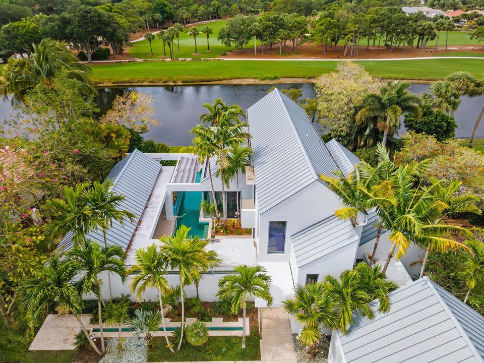 For Sale: $3,495,000 (4 beds, 4 baths, 3427 Square Feet)