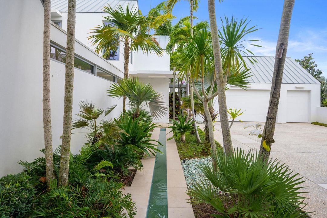 For Sale: $3,495,000 (4 beds, 4 baths, 3427 Square Feet)